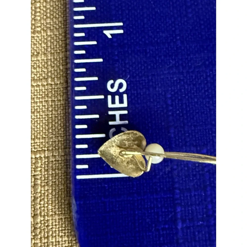 14K Yellow Gold Pearl Heart Satin Finish Etched Drop Dangle Earrings Vintage